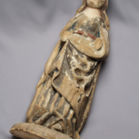 SLM 19035 - Skulptur, kvinnligt helgon, svenskt arbete från 1400-talets mitt, Aspö kyrka