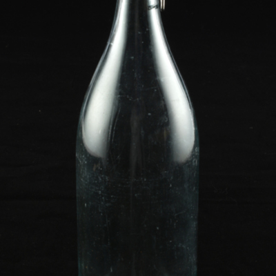 SLM 26815 - Flaska av gröntonat klarglas och patentkork