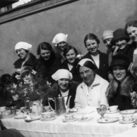 SLM P05-421 - Kaffestund våren 1926, ur Maj-Sofi Ahlstrands fotoalbum
