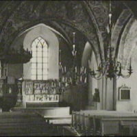 SLM M020257 - Predikstol, altare, altartavla, bänkar.