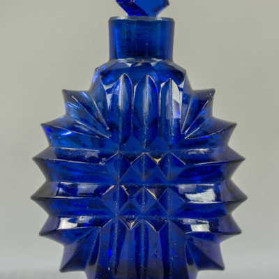SLM 8785 - Formpressad parfymflaska av koboltblått glas