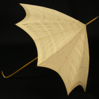 SLM 12426 - Paraply med skärm av vit bomullssatin med vävda ränder och träskaft