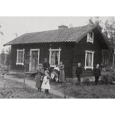 SLM P2017-0330 - Familjen Larsson på Österlunden, 1890-tal
