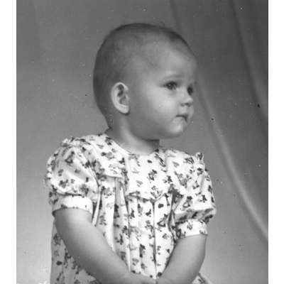 SLM P2021-0312 - Maud Lindberg ett år, Maud föddes 1946 i Tibble, Skultuna
