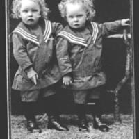 SLM P06-497 - Tvillingarna Gustafsson, 1900-talets början
