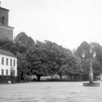 SLM M021745 - Stora torget, residenset och Nicolaikyrkan i Nyköping år 1919