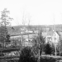 SLM X10-198 - Bostadshus vid järnvägen, Stjärnholm