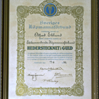 SLM 9239 - Inramat diplom, köpman Alfred Eklund, Sveriges Köpmannaförening 17/6 1933