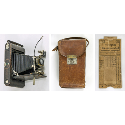 SLM 39350 1-3 - Bälgkamera, Eastman Kodak Pocket, med tillhörande väska, tidigt 1900-tal