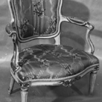 SLM 7009 - Karmstol tillverkad av stolmakare Carl Fredrik Flodin i Stockholm år 1776
