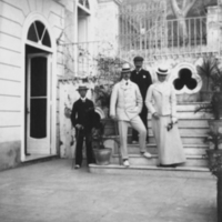SLM P09-785 - På terassen vid Hôtel Molaro år 1905