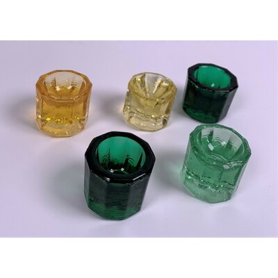 SLM 39782 1-5 - Fem doppenglas i färgat glas använda på Folktandvården Sörmland