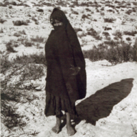 SLM P2013-1685 - Beduinkvinna från ökenlevande nomadfolk i Egypten