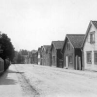 SLM M020685 - Västra Trädgårdsgatan i Nyköping, Kolarkrogen i fjärran, år 1919