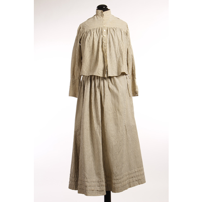 SLM 11724 - Tvådelad klänning av svart- och vitrandigt bomullstyg, omkring år 1900