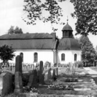 SLM R114-86-7 - Kyrkogård framför Österåker kyrka