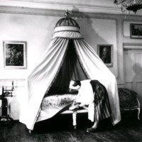 SLM POR50-856 - Grevinnans sängkammare i Gamla Residenset år 1950