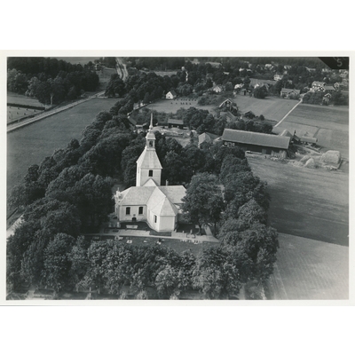 SLM BF04-3693 - Flygbild över Stigtomta kyrka