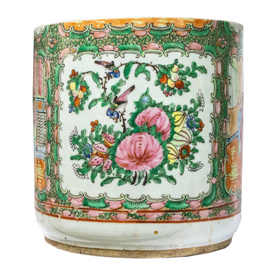 SLM 7087 1 - Kinesisk urna, cylindrisk med polykrom målning typ famille rose, 1900-tal