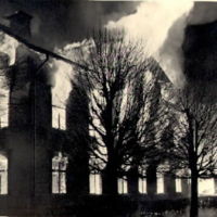 SLM M011096 - Direktör Christoferssons villa i brand, Vingåker år 1938