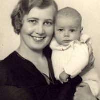 SLM P07-1373 - Annalisa Lybeck med sonen Anders, 4 månader, år 1935 i Stockholm