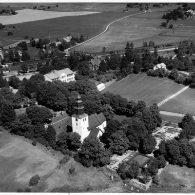 SLM BF04-1368 - Flygfoto - Tumbo kyrka år 1939