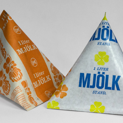 SLM 37443 1-2 - Två förpackningar Tetra Pak, mjölkförpackningar av papper