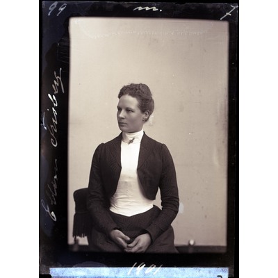 SLM X10-572 - Porträtt på Ellen Frisberg, 1901
