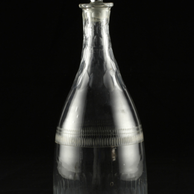 SLM 5337 - Vinkaraff av glas, 1800-talets förra hälft, troligen från Grova i Lunda socken