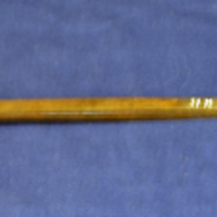 SLM 1055 - Fisksked med gaffel i andra änden