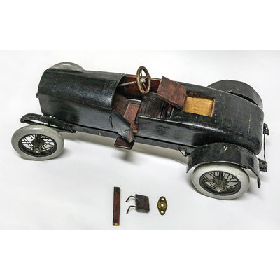 SLM 25552 - Bil, sportmodell av trä och metall, 1910-tal
