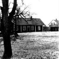 SLM A6-493 - Gevle gård i Lunda socken, tingshus och gästgivargård 1860 - 1910, foto 1947