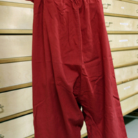 SLM 10602 1 - Baddräkt av röd bomull, med kort ärm och långa ben från omkring 1900