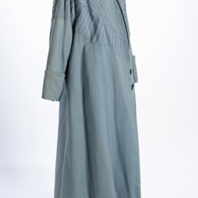 SLM 11206 1 - Ljusblå kappa som använts av Vendla Brown f. 1880