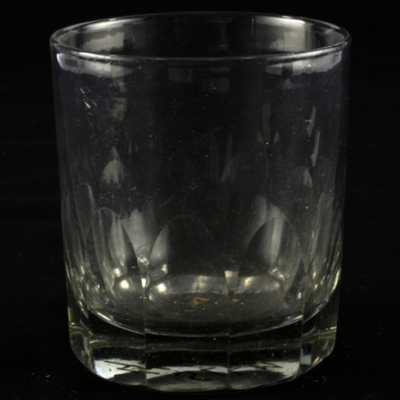 SLM 4498 - Litet glas med rak sida, slipad dekoration