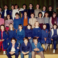 SLM P12-1366 - Kasim med sina elever i grundskolan i Banja Luka.