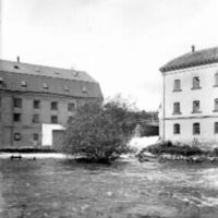 SLM X246-78 - Storhusfallet och Kvarnbron i Nyköping omkring år 1920