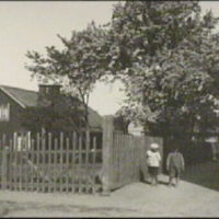 SLM X198-78 - Gammal gård vid Repslagargatan i Nyköping, foto från 1919