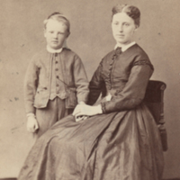 SLM P11-7090 - Foto Emma Ahlberg med sin son Carl 1867