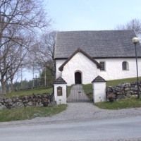 SLM D10-441 - Spelviks kyrka, kyrkoanläggningen från söder.