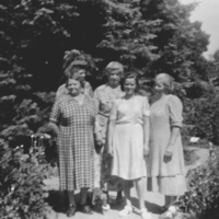 SLM P09-877 - Evelina Sjöberg, Viola, Cecilia af Klercker, Greta och Gerda Nyström, 1940-tal