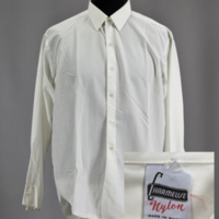 SLM 36939 - Vit nylonskjorta från 1900-talets mitt