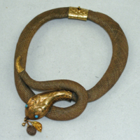 Lydia Sundelins testamente, kläder, och smycken av hår och guld från 1800-talet