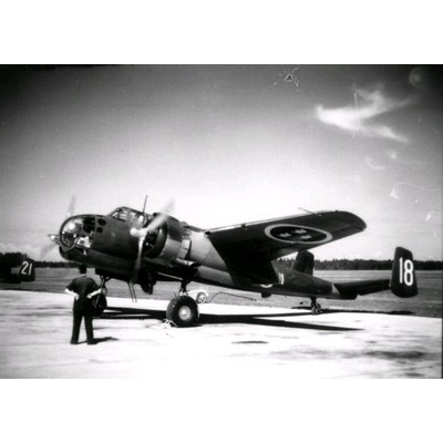 SLM POR49-594 - Stridsflygplanet B 18 vid F11 år 1949