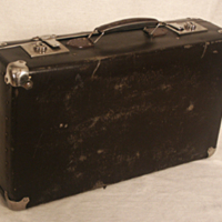 SLM 31856 - Resväska av brun pressad papp, 