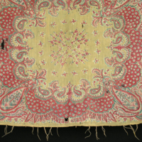 SLM 11003 - Schalett av ylle med persiskt mönster i rosa och andra färger