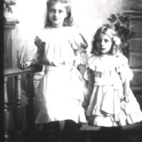 SLM X1624-78 - Porträtt på två okända flickor, 1908