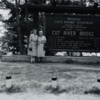 SLM P08-2014 - Informationsskylt vid Cut River Bridge USA
