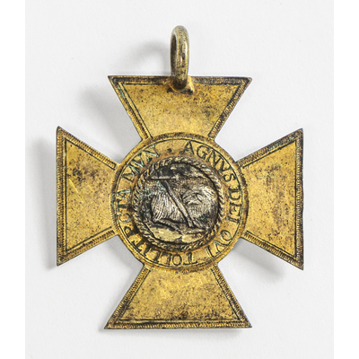 SLM 51172 - Förgylld kors av silver, motiv med Kristus och på andra sidan lammet