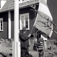 SLM P07-1394 - Otto och Anders Lybeck på Stensättra ca 1940